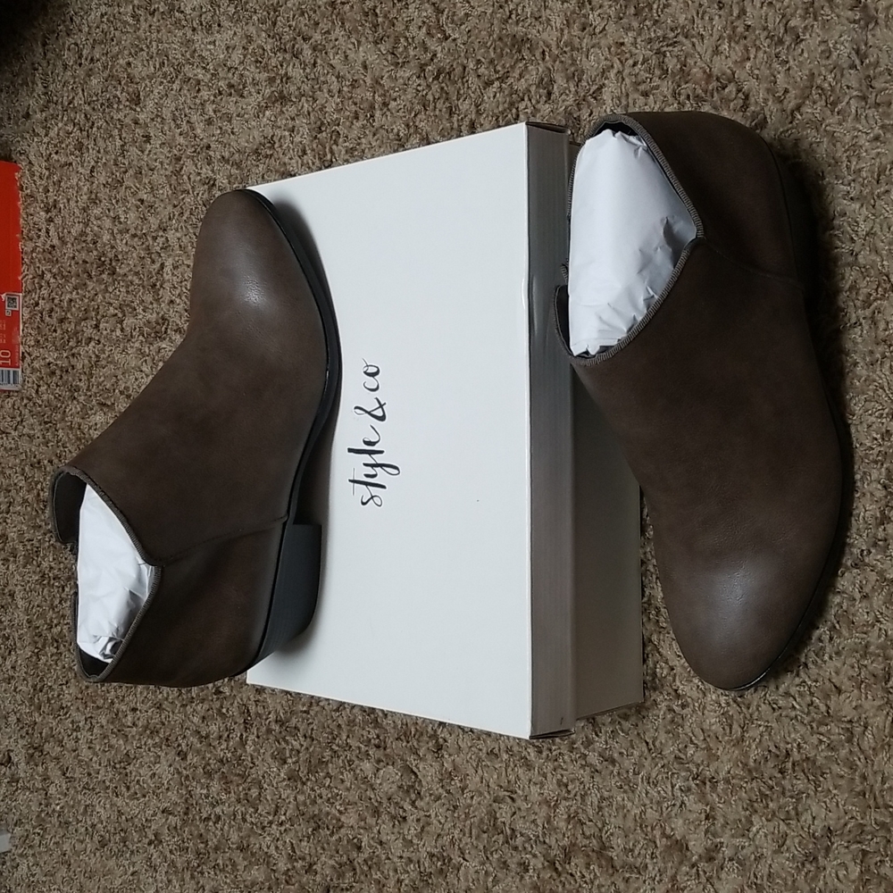 NWT Style & Co womens booties